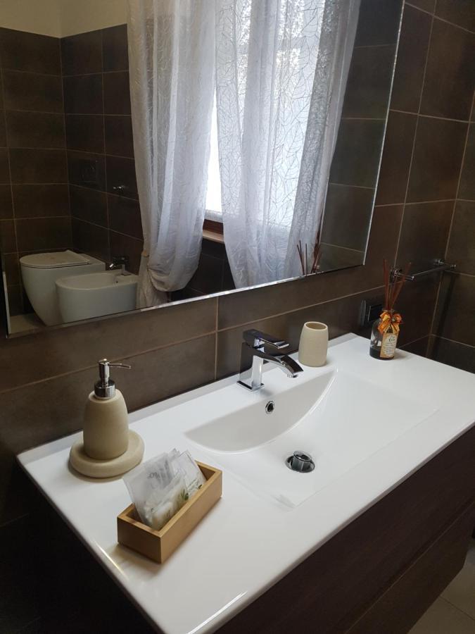 B&B Villa Mirella Casnate Con Bernate Bagian luar foto