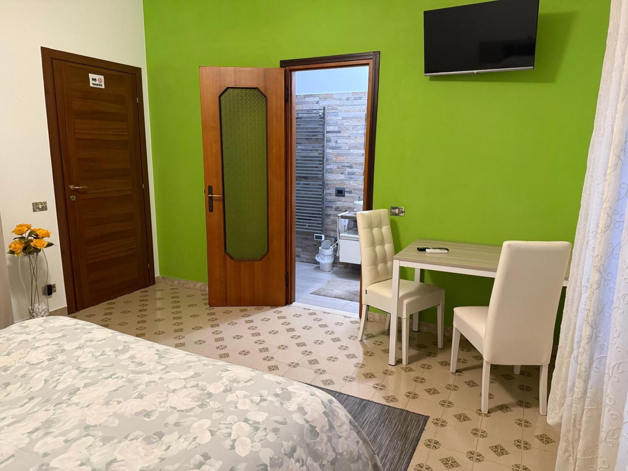 B&B Villa Mirella Casnate Con Bernate Bagian luar foto